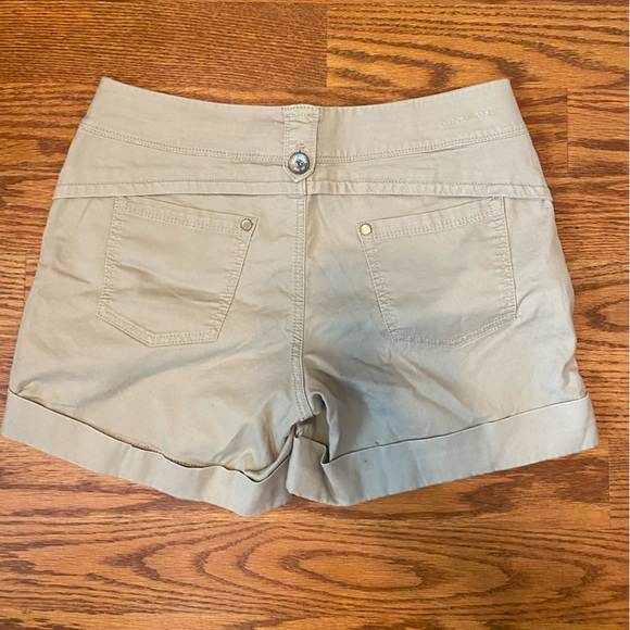 DKNY soft khaki shorts size 8 - Picture 7 of 8